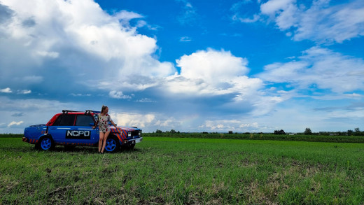 1758813 (a): :1920x1080